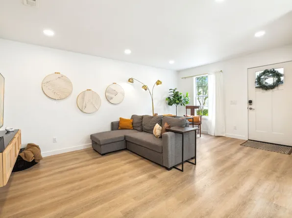 2352 W Houston St #Id1227149p, Fayetteville, AR 72703