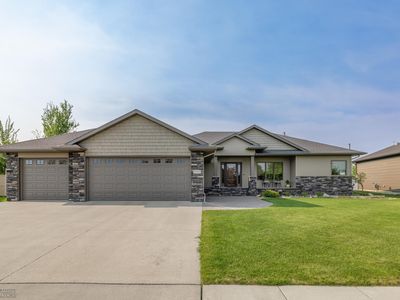 695 20 1/2 Ave E, West Fargo, ND, 58078