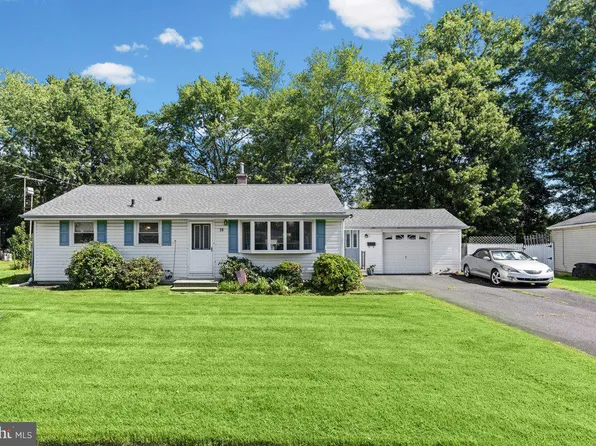 18 Jean Dr, Hamilton, NJ 08690