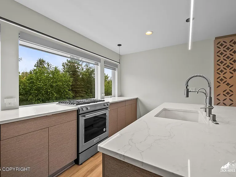 1785 Evangeline Ln — Photo 16