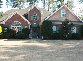 195 Kensington Dr, Sharpsburg, GA 30277