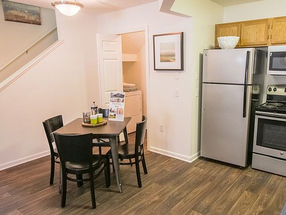 Dining Area at The Village at Avon Apartments in Avon, OH.