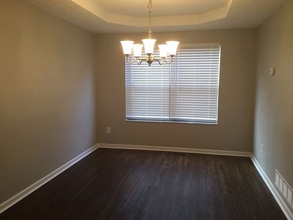 3rd image of 4545 Wyandotte Cir