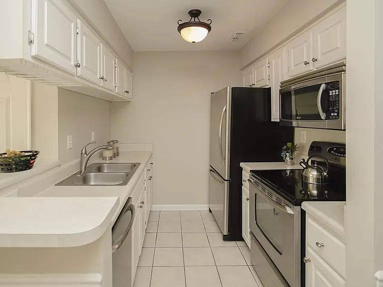 2418 Willow Point Arch — Photo 4