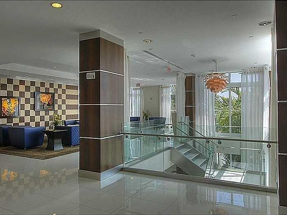 3rd image of 1800 N Bayshore Dr APT 2152