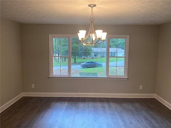 5th image of 257 Willow Cove Ct