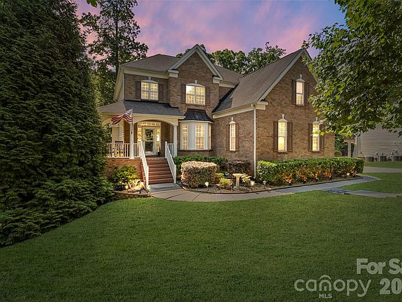 3rd image of 120 Harrison Point Ct