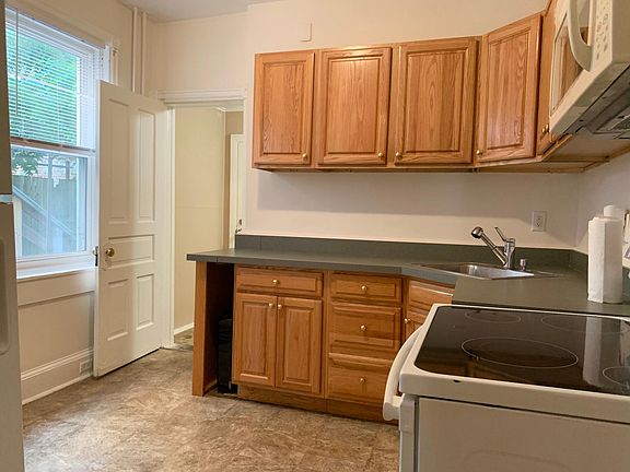 Newly Renovated Kitchen