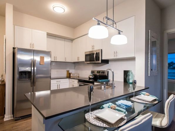 23 University Place Blvd APT 226