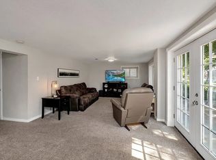 3024 Bel Aire Rd, Des Moines, IA 50310