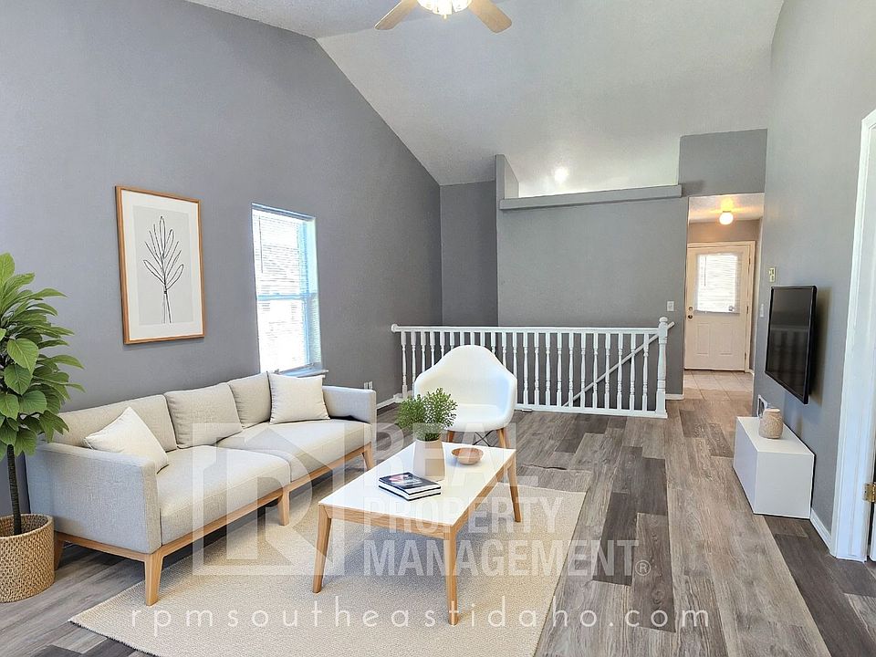 1st image of 2803 E Chasewood Dr