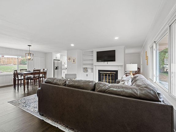 4th image of 743 Lancaster Road