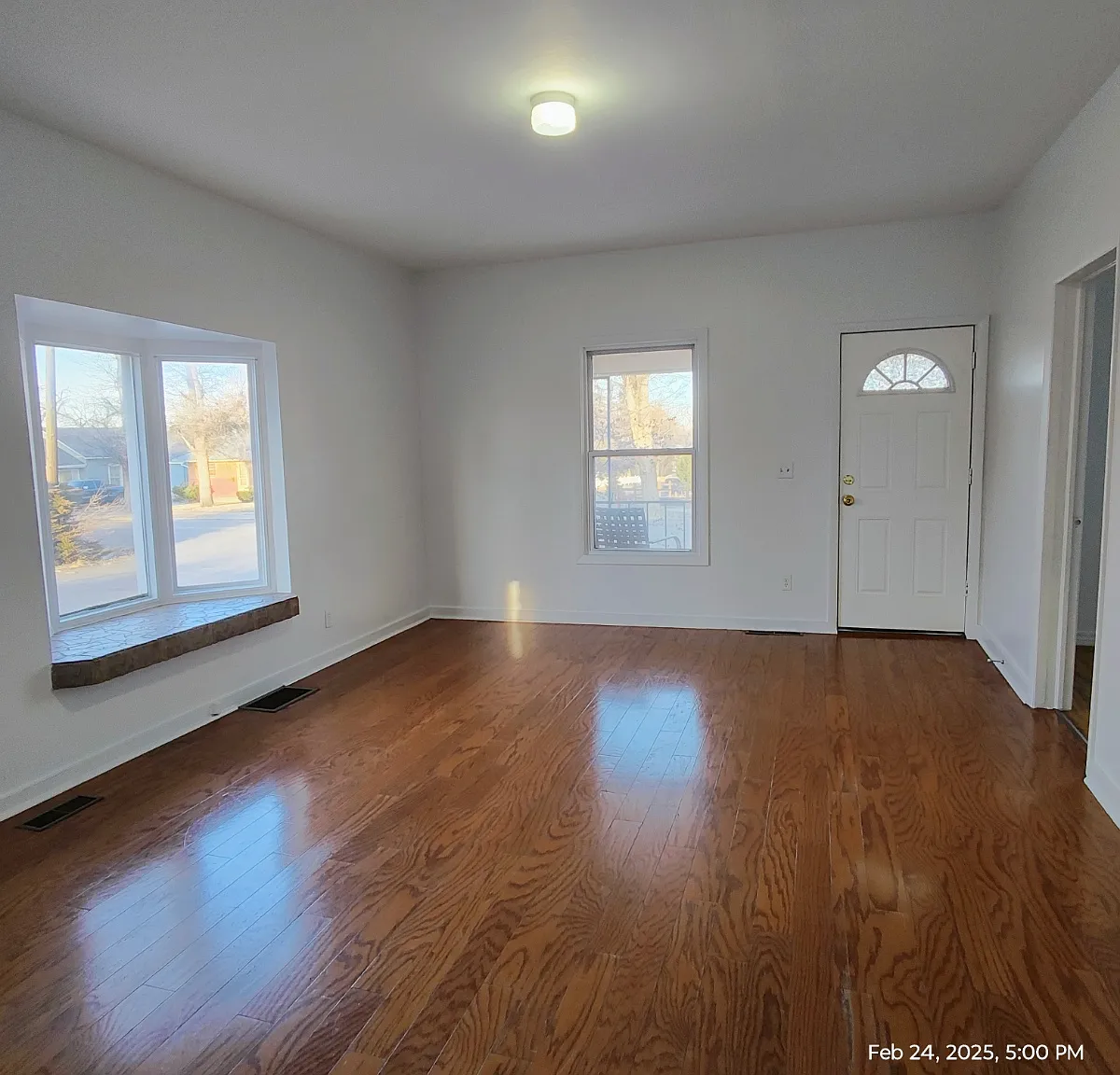 2 bed, 922 sqft, $1,100 — Photo 3
