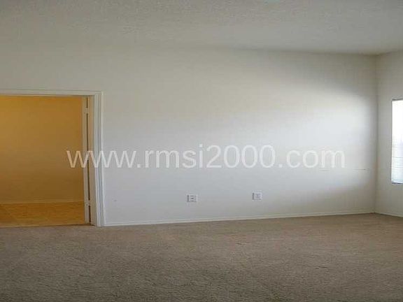 4th image of 10447 Las Palmas St NW