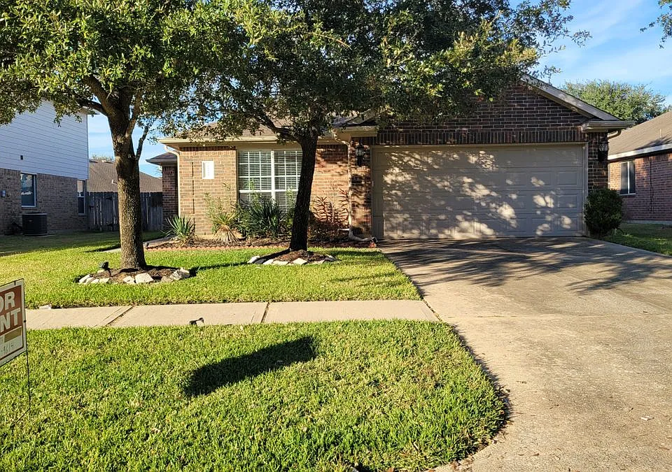 15522 Riford Dr