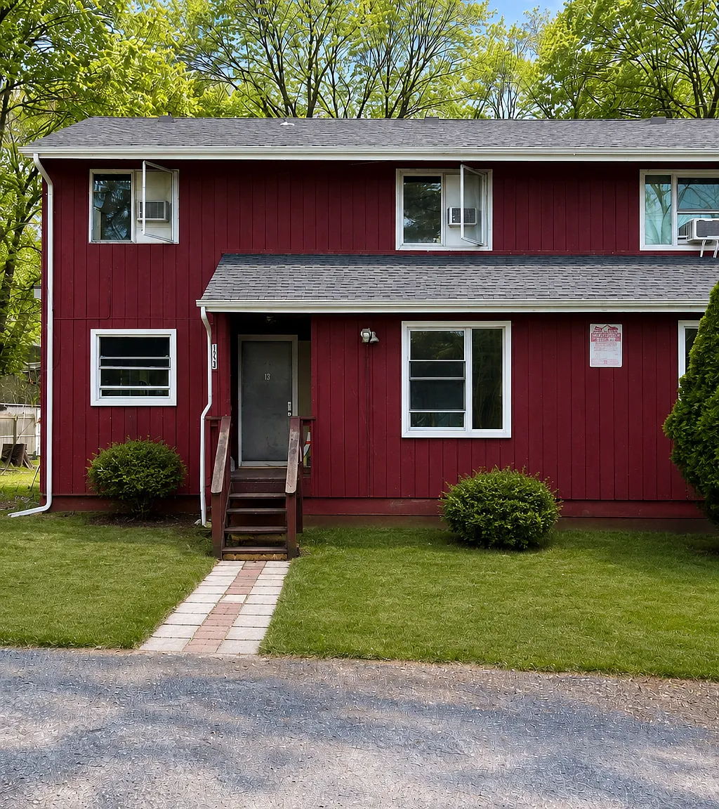 3 bed, 1278 sqft, $2,400 — Photo 1