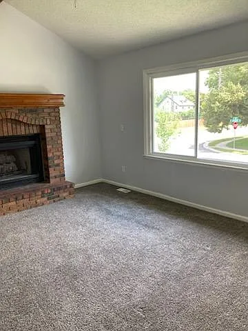 1232 NE Hendrix Dr #NA — Photo 3
