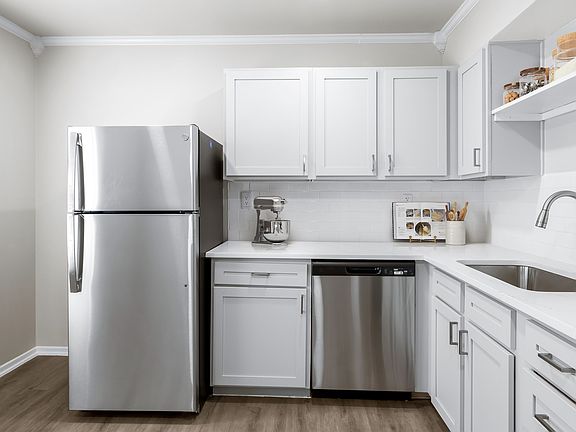 5th image of 8222 Gault Ln APT 2903