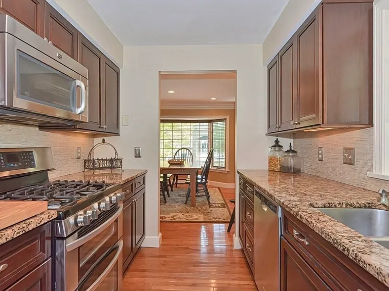 601 Browning Ln — Photo 9