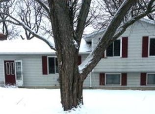 1115 Blossom Dr, Three Rivers, MI 49093