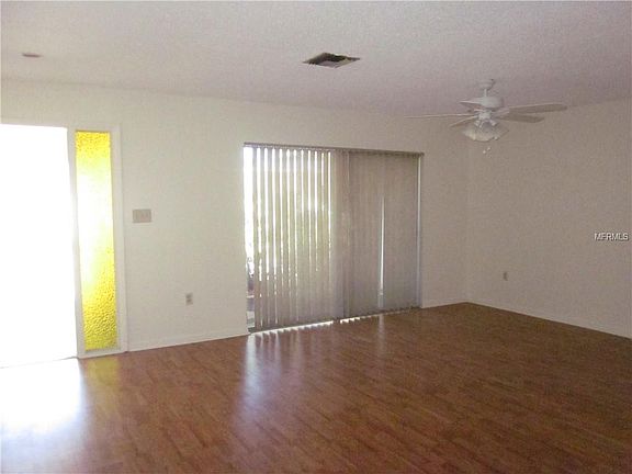 3rd image of 10473 Larchmont Pl