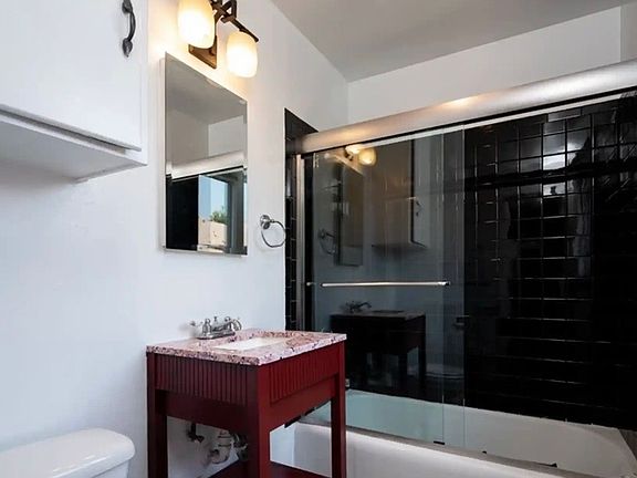 5th image of 2559 C St #3