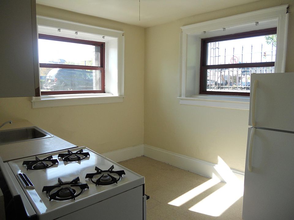 1st image of 228 Summer St APT 14