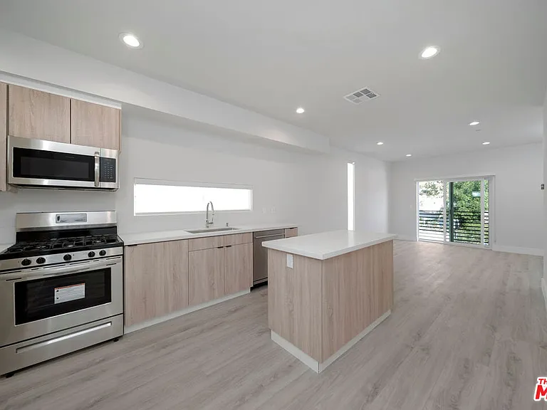 5221 1/2 Cleon Ave — Photo 5