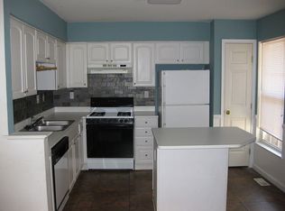 69 Coachlight Dr, Sicklerville, NJ 08081