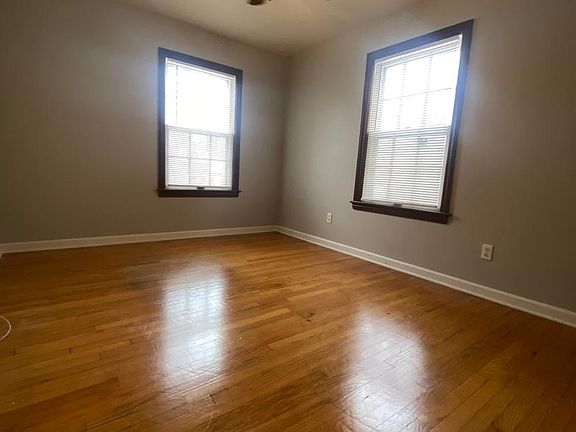 4th image of 17932 Hillgrove Ave