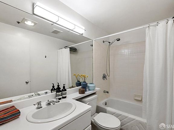 4th image of 240 Lombard St APT 233