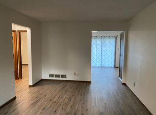 807 NE Banner Dr APT B, Lees Summit, MO 64086