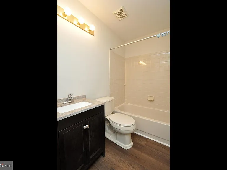 4208 Adelaide Dr #B — Photo 16