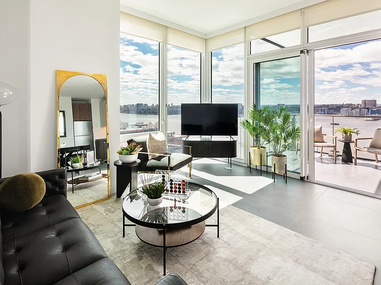 606 W 30th St #35B — Photo 1