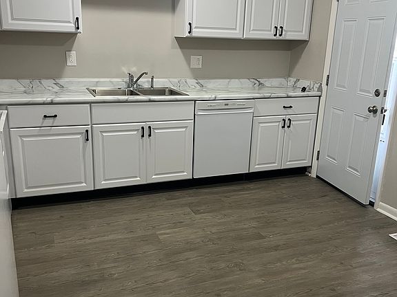 3rd image of 532 Bright Ave APT 1