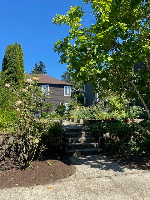 Building Photo - 305 NE 61st Ave #D01A