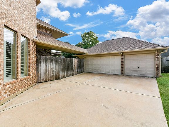 3rd image of 17311 Pinecreek Hollow Ln