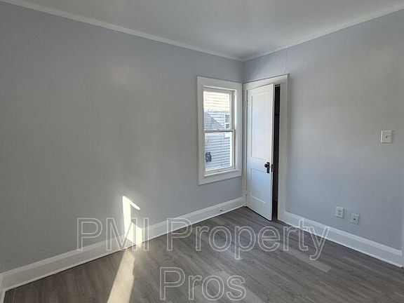 2nd image of 2517 W Hadley St