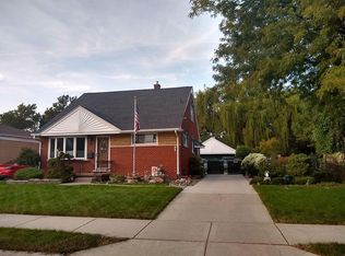 22505 Lanse St, Saint Clair Shores, MI 48081