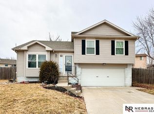 3110 Jason Cir, Bellevue, NE 68123