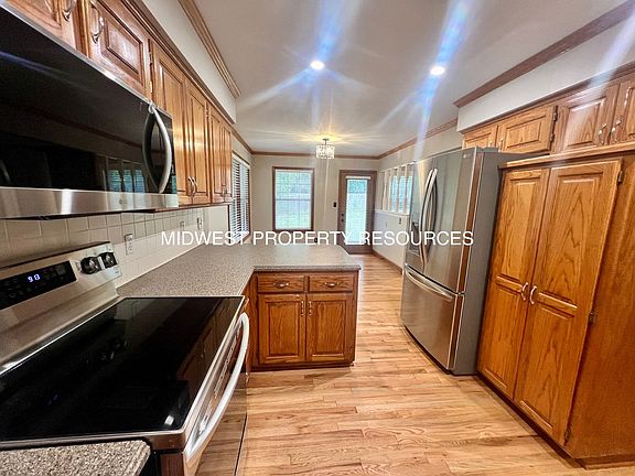 4th image of 304 SE Onyx Dr
