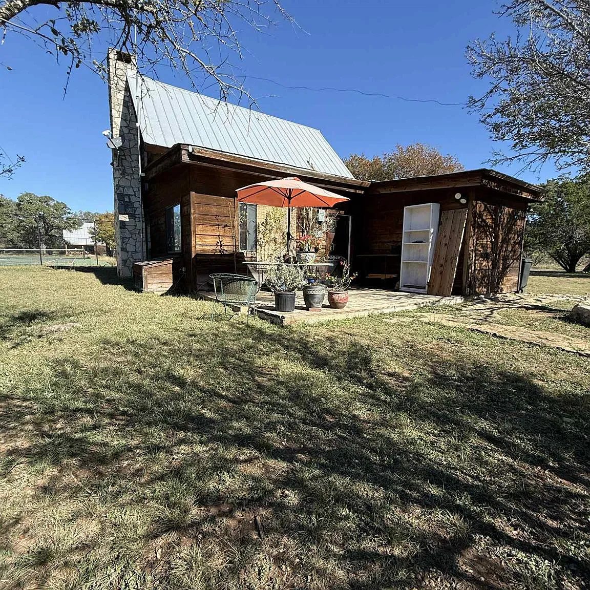 3 bed, 2.0 bath, 1144 sqft, $1,600 — Photo 4