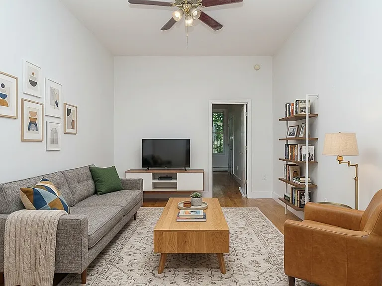828 Halsey St #2B — Photo 1