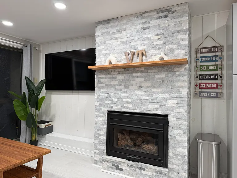 697 E Mountain Rd #B4 — Photo 6