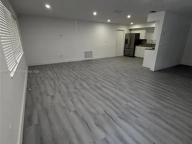 9401 SW 64th Ter — Photo 3