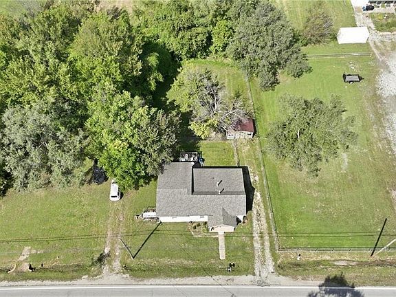 2nd image of 908 W Main St
