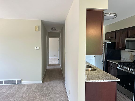 4th image of 1305 S River St #55