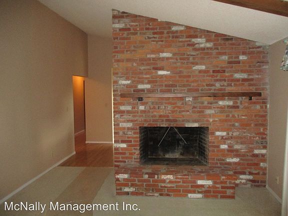 4th image of 10918 Moller Dr NW