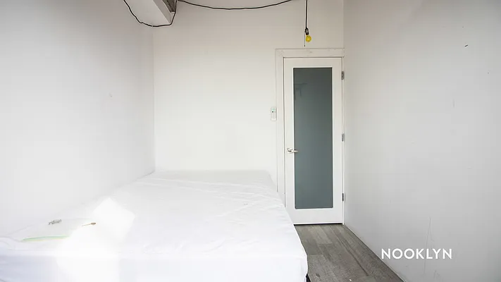 Rented by Nooklyn NYC LLC | media 49