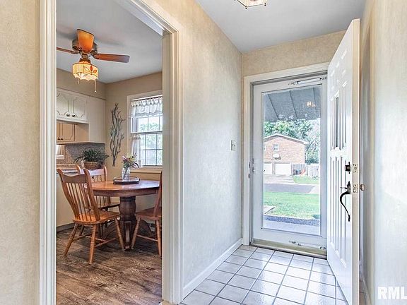 4th image of 6032 N Briarwood Ln